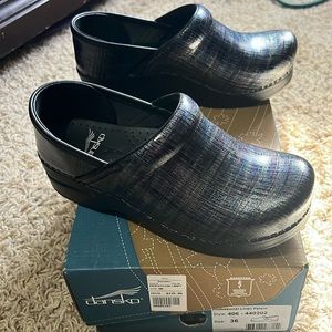 Dankso Professional Linen Patent Clogs